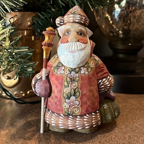 G Debrekht Comfort Santa figurine Hand carved and hand painted - Picture 1 of 7